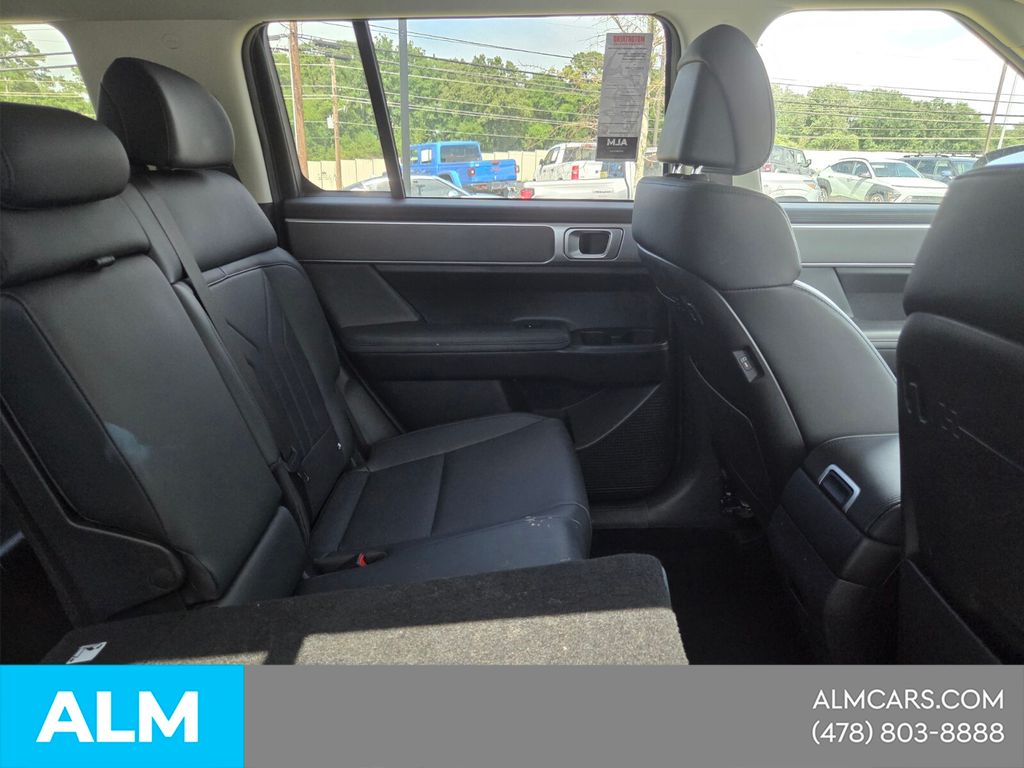 Used 2024 White Hyundai SEL image 20