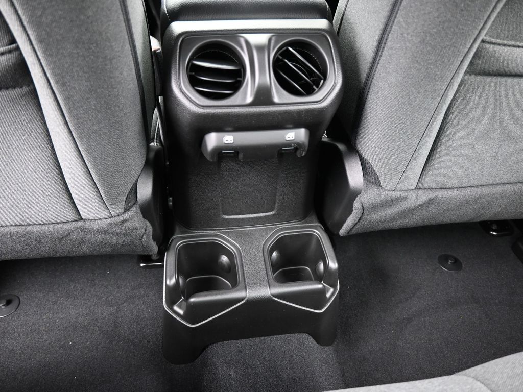 New 2026 Granite Crystal Metallic Clearcoat Jeep Sport image 30