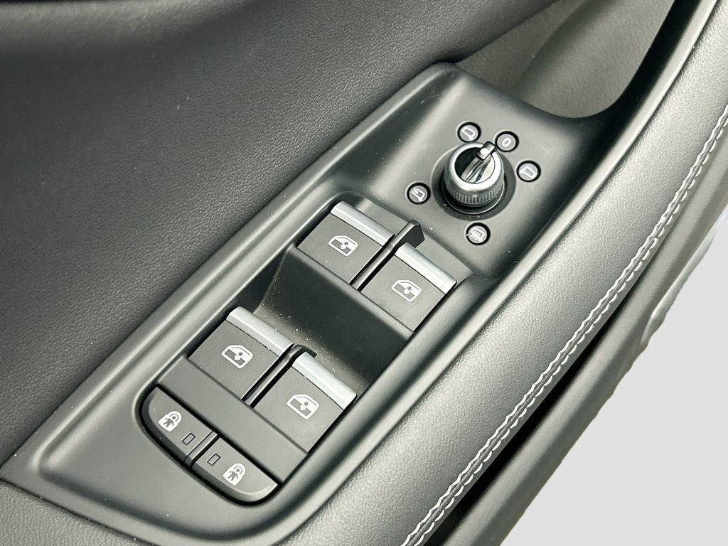 Thumbnail: 2025 Audi Q7 - 22