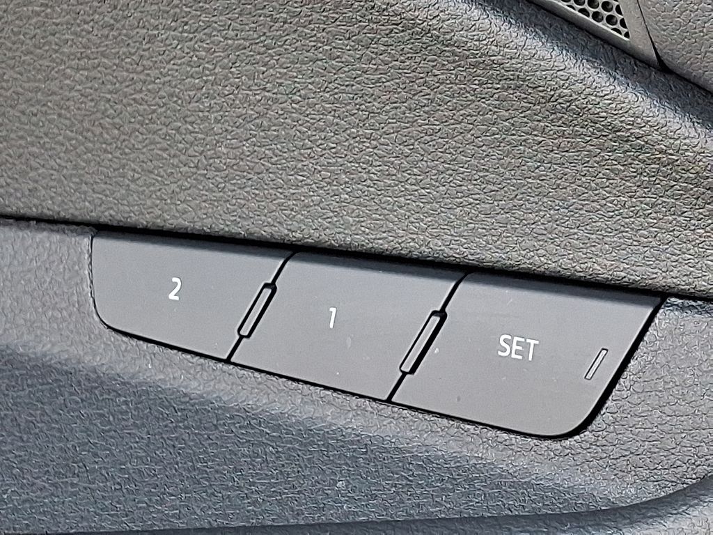 Thumbnail: 2024 Audi Q8 e-tron - 26