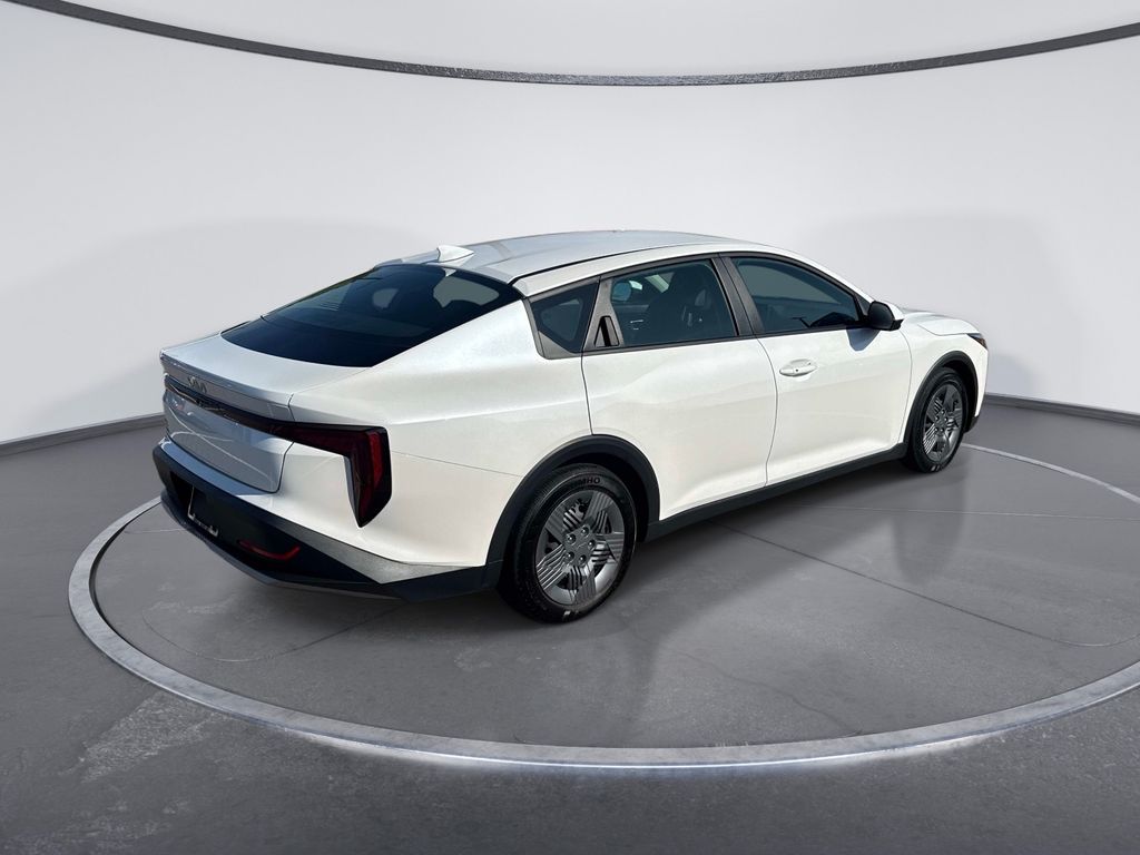 Used 2026 White Kia LX image 7