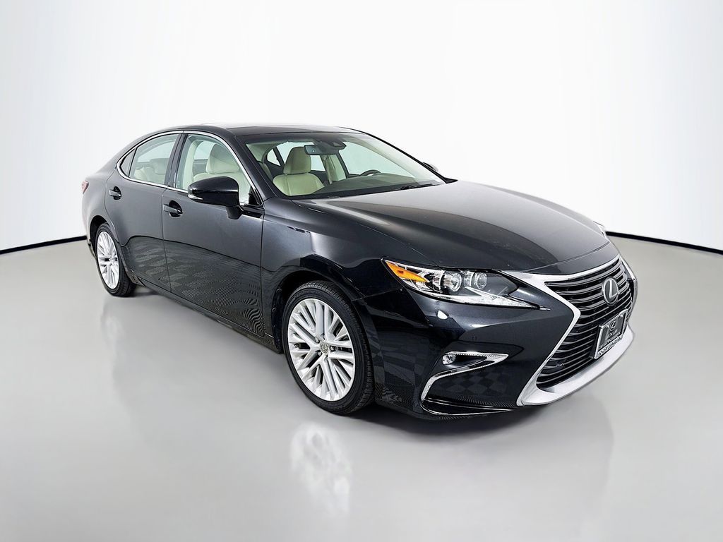 Thumbnail: 2016 Lexus ES - 3