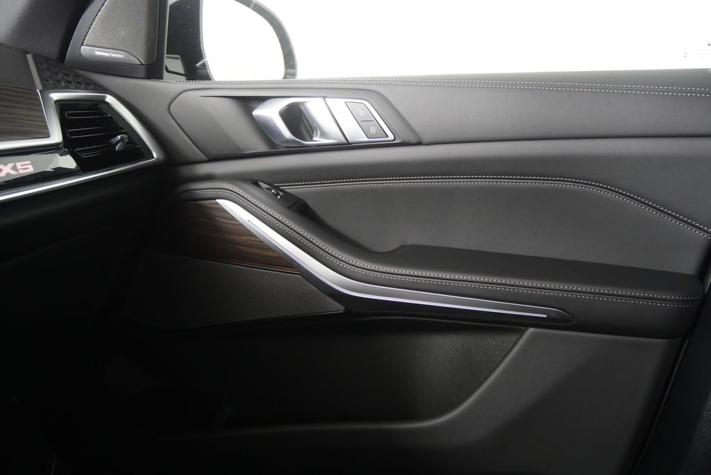 Thumbnail: 2026 BMW X5 - 26