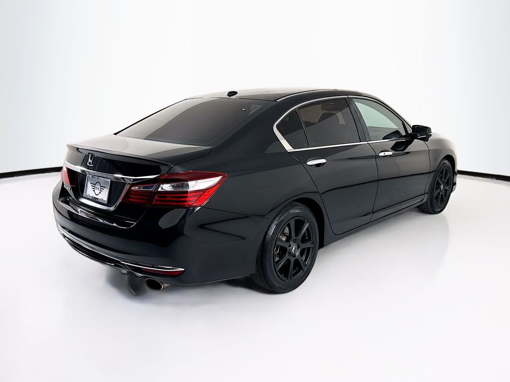 Thumbnail: 2016 Honda Accord - 5