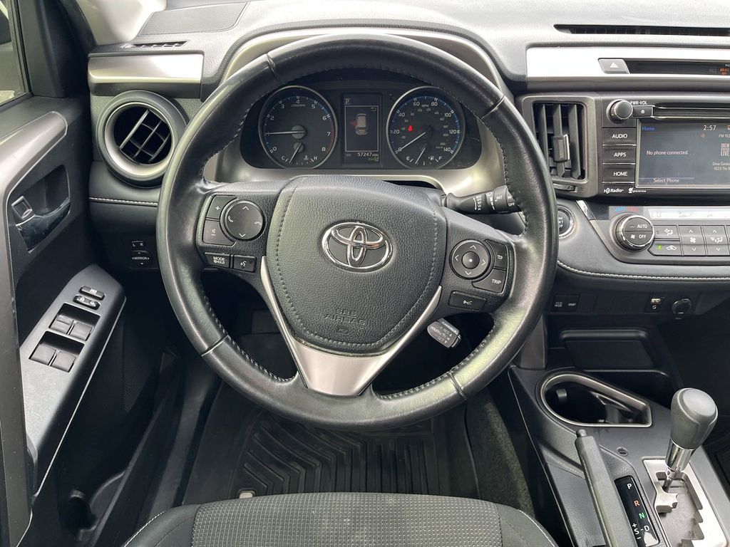 2018 Toyota RAV4 XLE 18