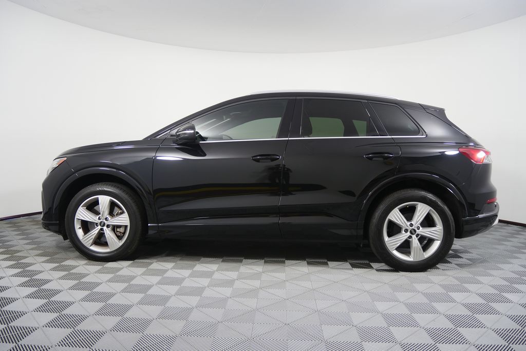 Thumbnail: 2022 Audi Q4 e-tron - 6