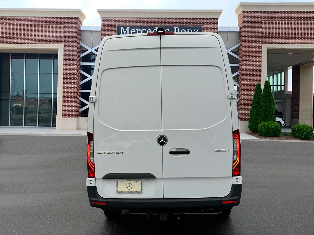 2024 Mercedes-Benz Sprinter 2500 6