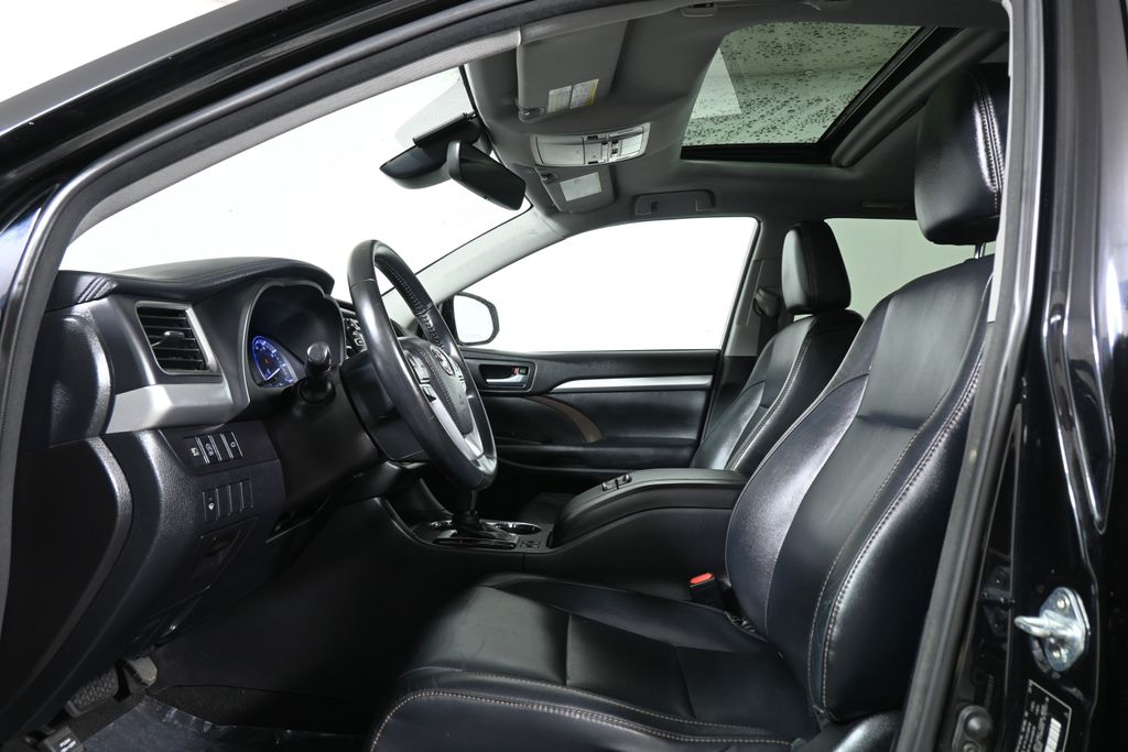 Thumbnail: 2018 Toyota Highlander - 3