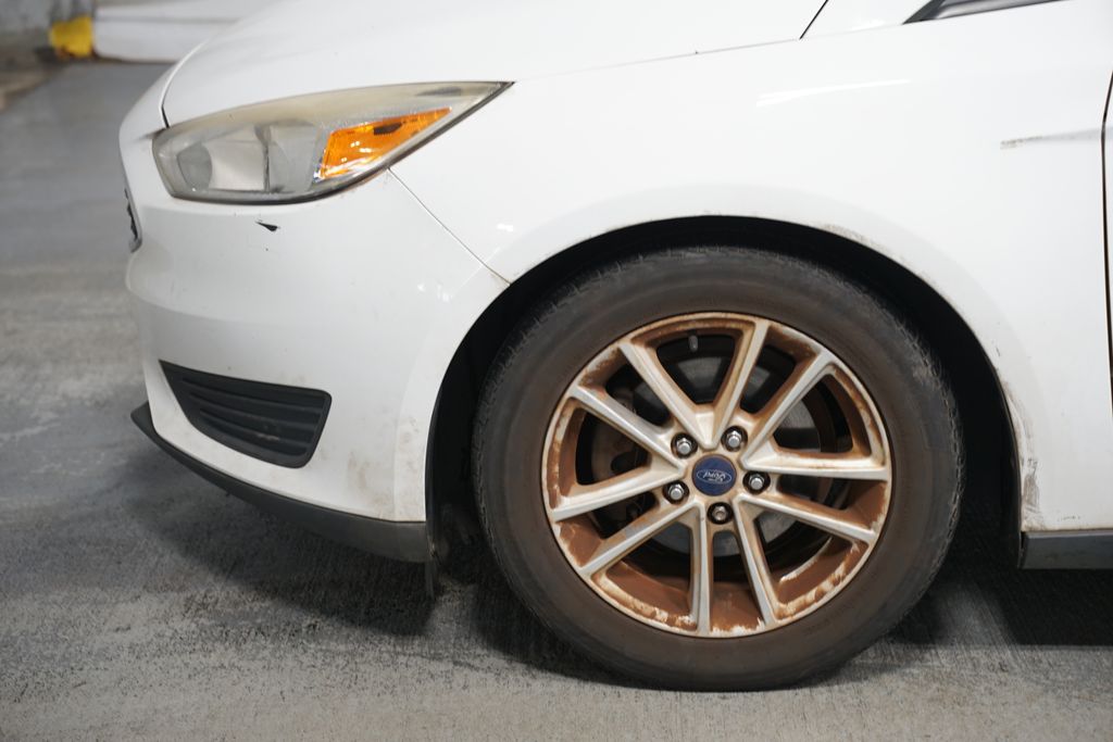 Thumbnail: 2016 Ford Focus - 5