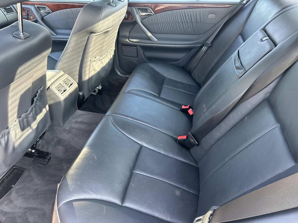 Thumbnail: 2001 Mercedes-Benz E-Class - 13