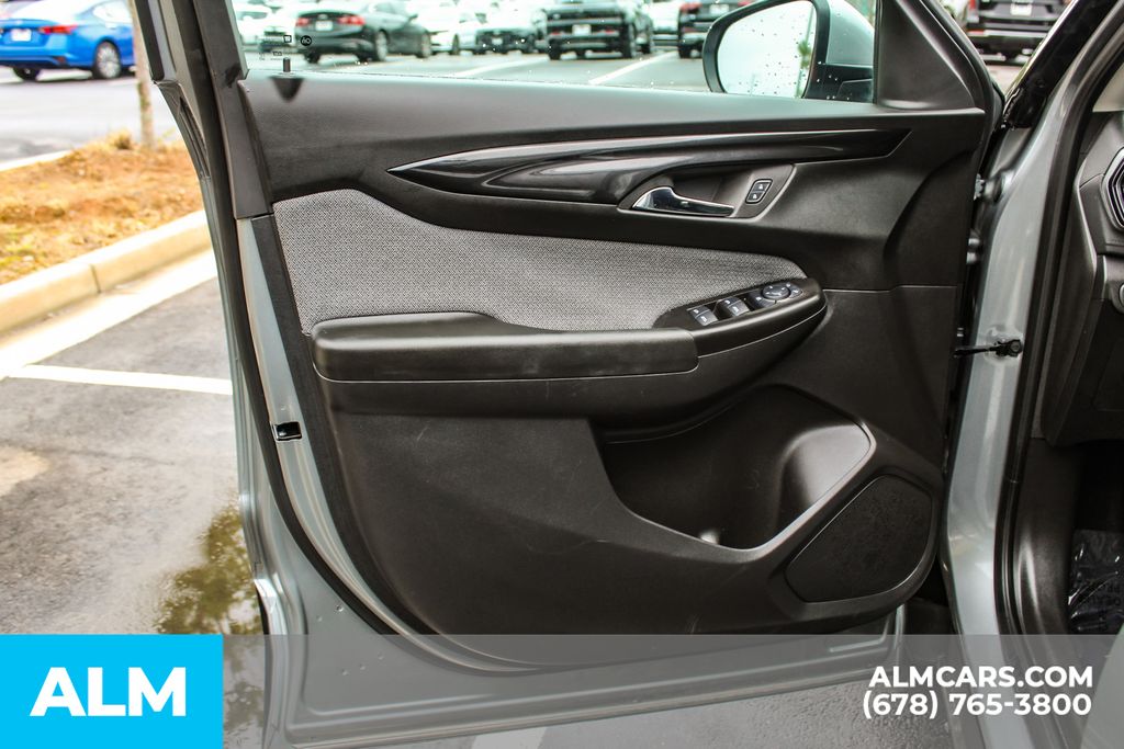 Used 2025 Gray Chevrolet LT image 34