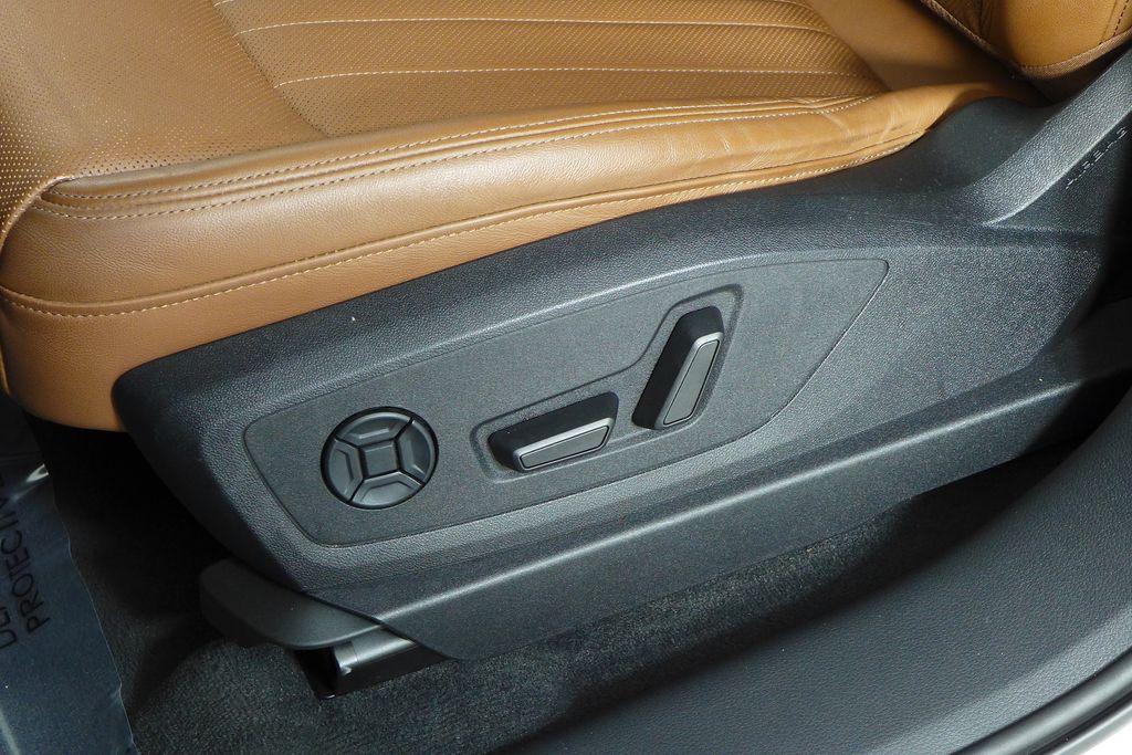 Thumbnail: 2022 Audi e-tron - 23