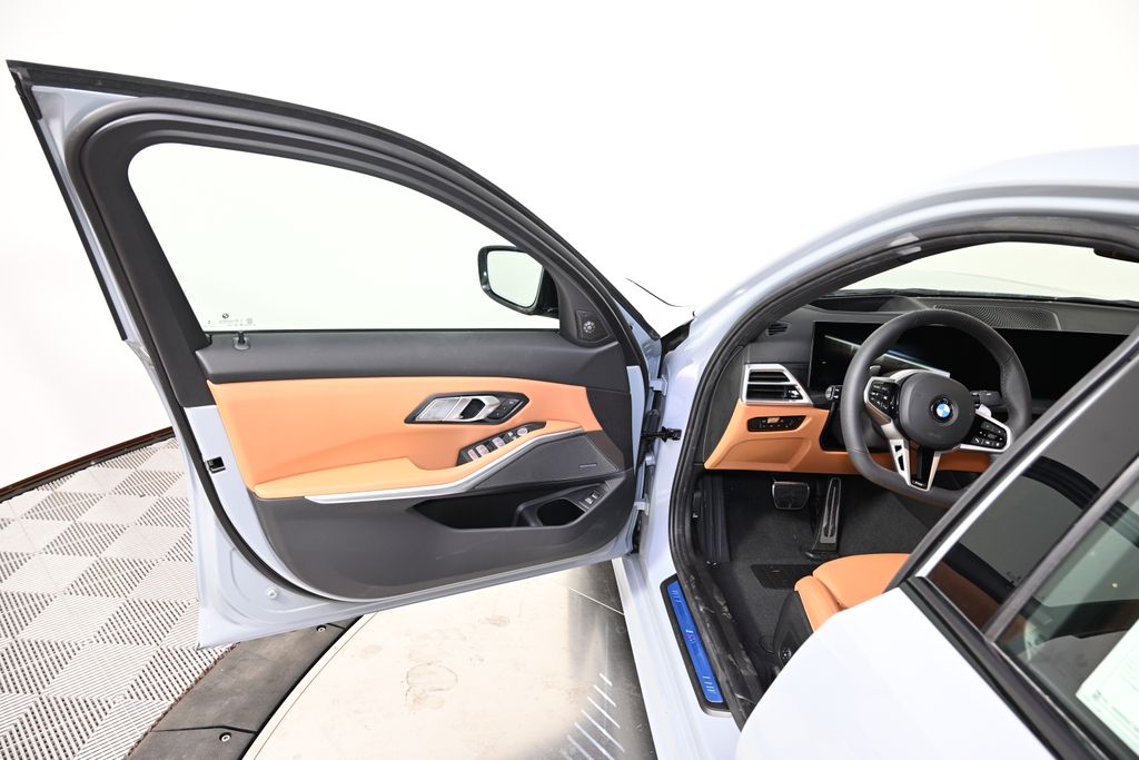 Thumbnail: 2025 BMW 3 Series - 21