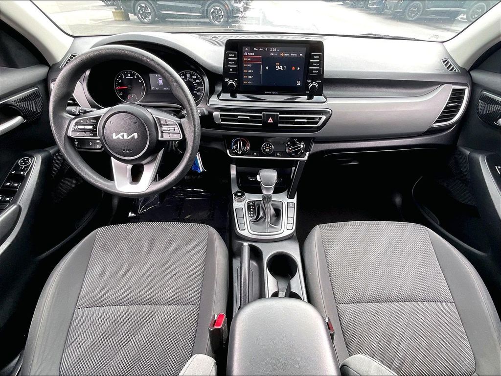 2023 Kia Seltos — photo 20