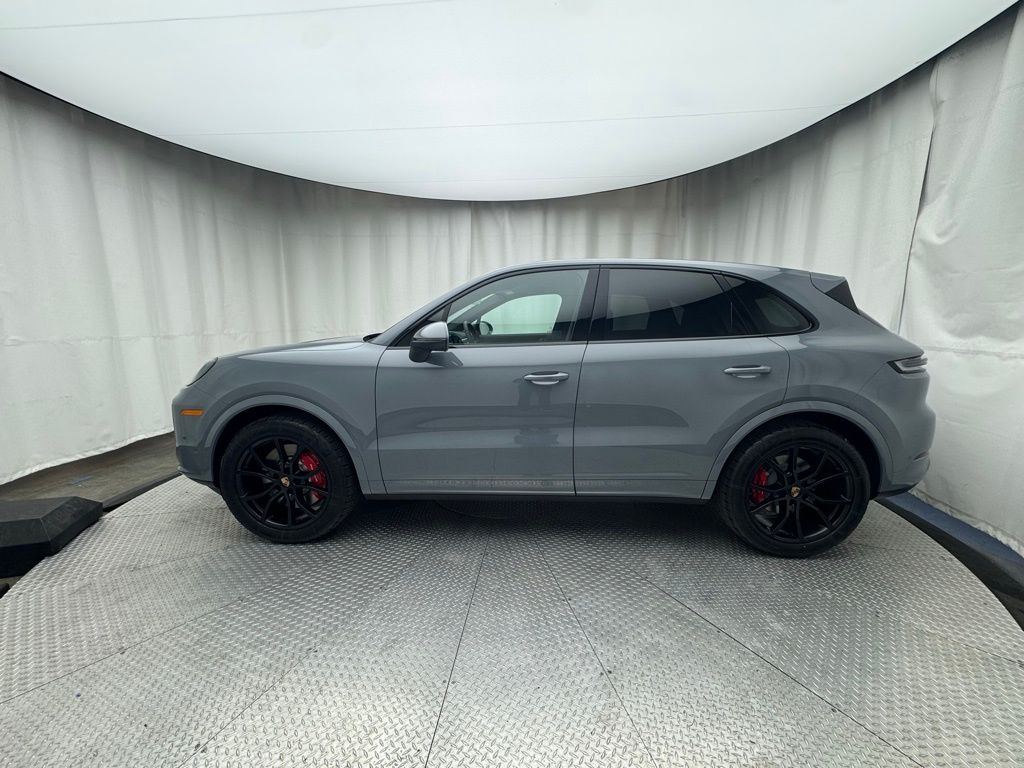 Thumbnail: 2025 Porsche Cayenne - 2