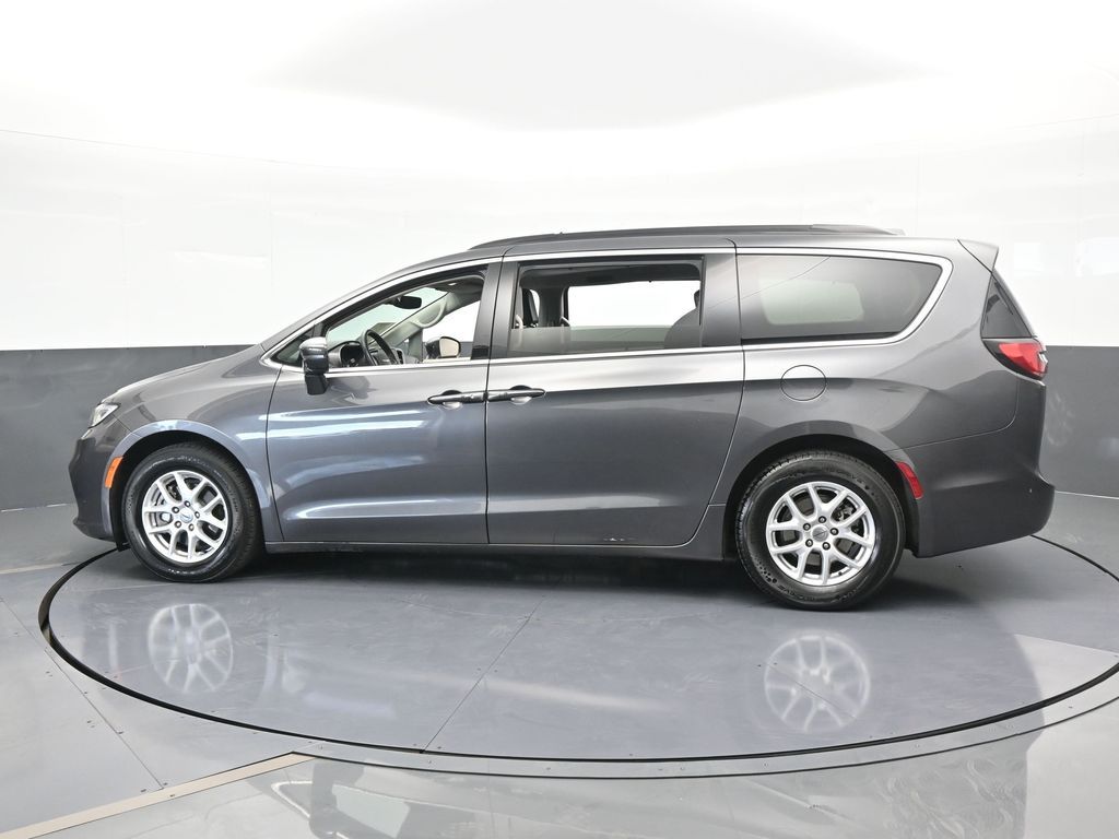 Used 2022 Chrysler Pacifica Touring L with VIN 2C4RC1BG5NR233495 for sale in Miami, FL