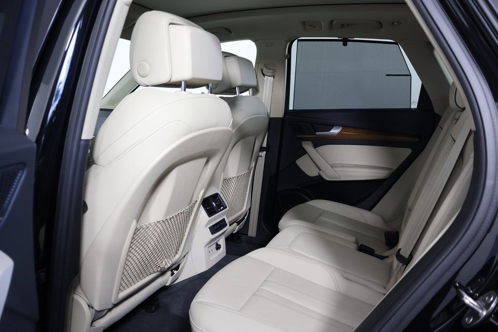 Thumbnail: 2023 Audi Q5 - 10