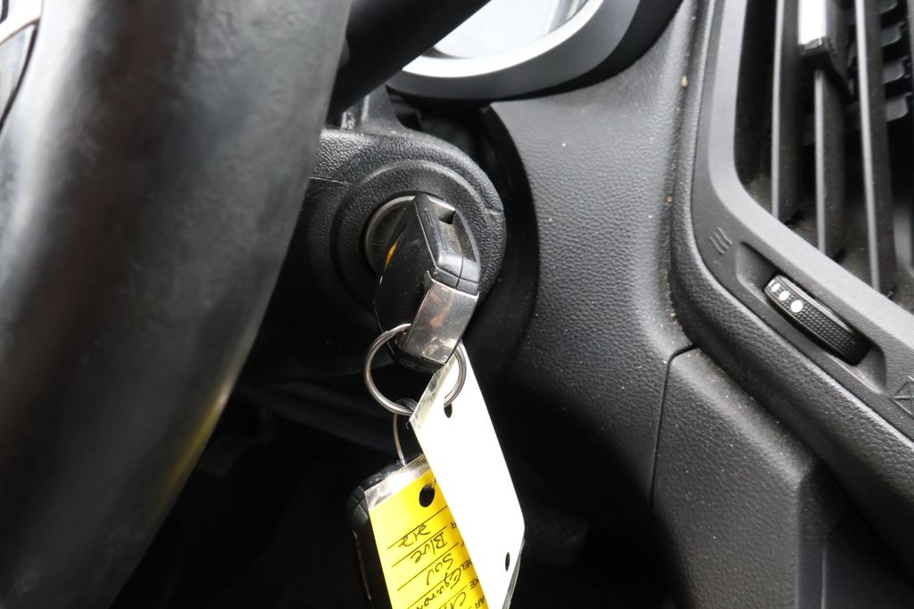 Thumbnail: 2013 Chevrolet Equinox - 27
