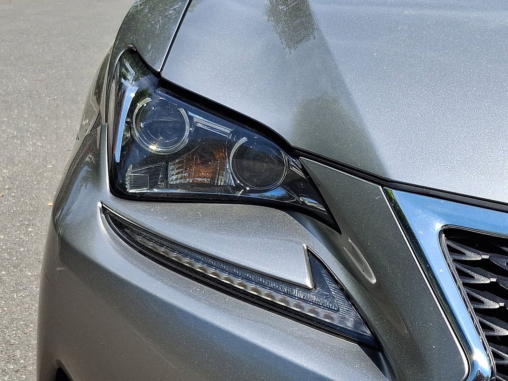 Thumbnail: 2018 Lexus RC - 9