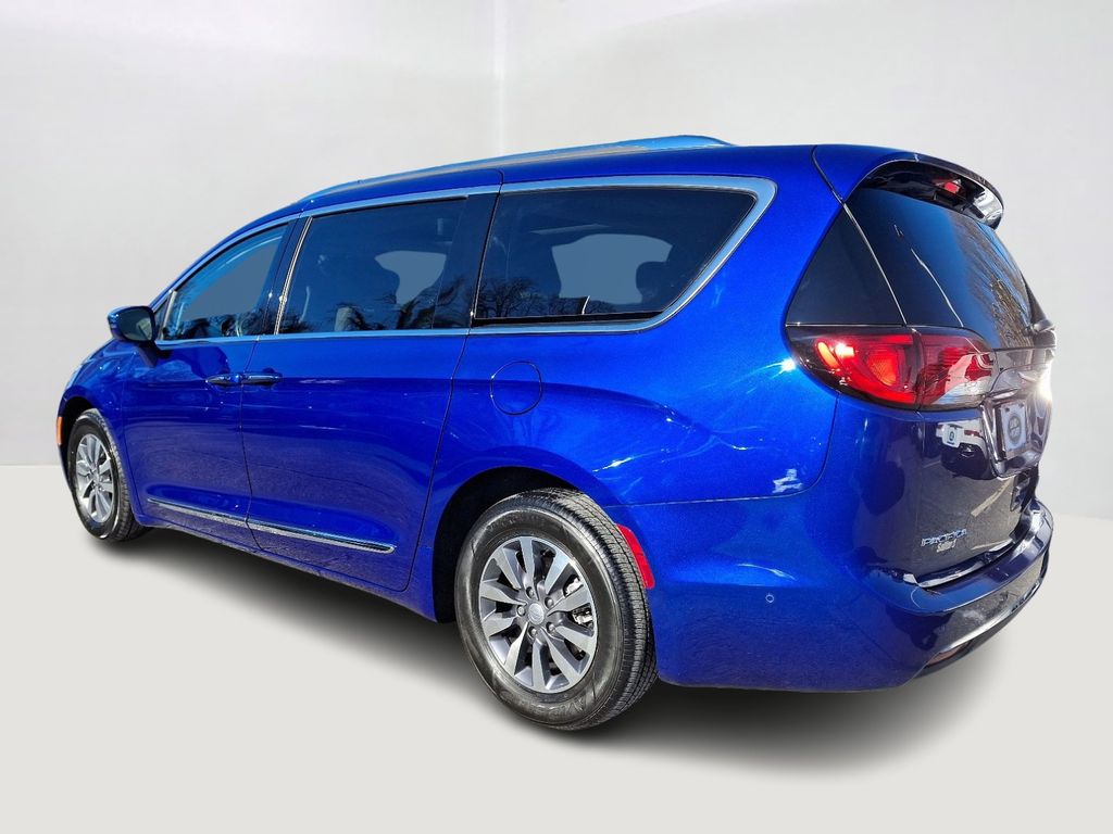 2020 Chrysler Pacifica Hybrid Limited 7