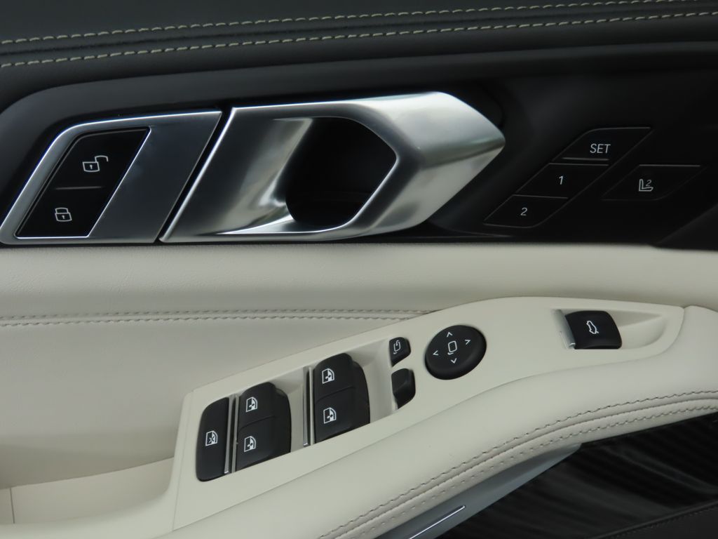 2026 BMW X5 M60i 24