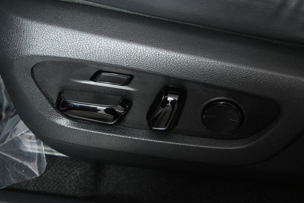 Thumbnail: 2024 Lexus RX - 28