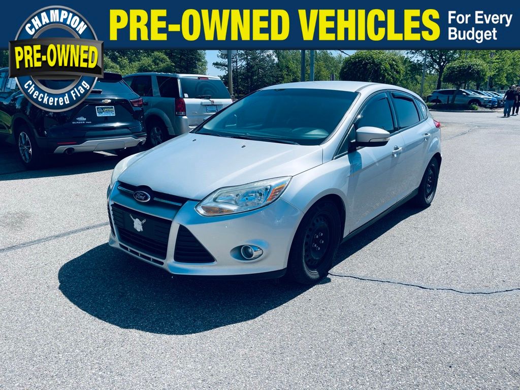 Ingot Silver 2012 Ford Focus SE Hatchback Hatchback Front-Wheel Drive 6-Speed Automatic