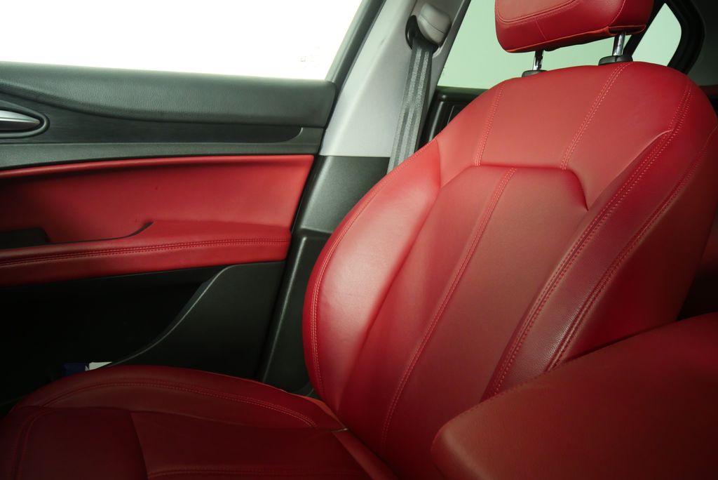 Thumbnail: 2021 Alfa Romeo Stelvio - 21