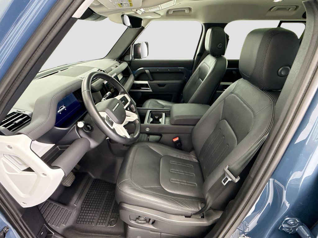 Thumbnail: 2022 Land Rover Defender - 18