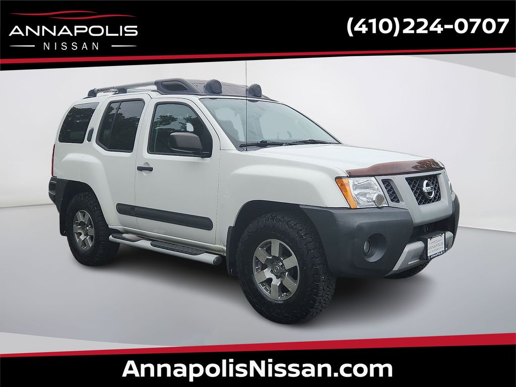 Glacier White 2013 Nissan Xterra SUV / Crossover 5-Speed Automatic