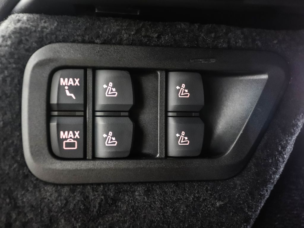 Thumbnail: 2026 BMW X7 - 28