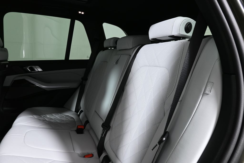 Thumbnail: 2026 BMW X5 - 4