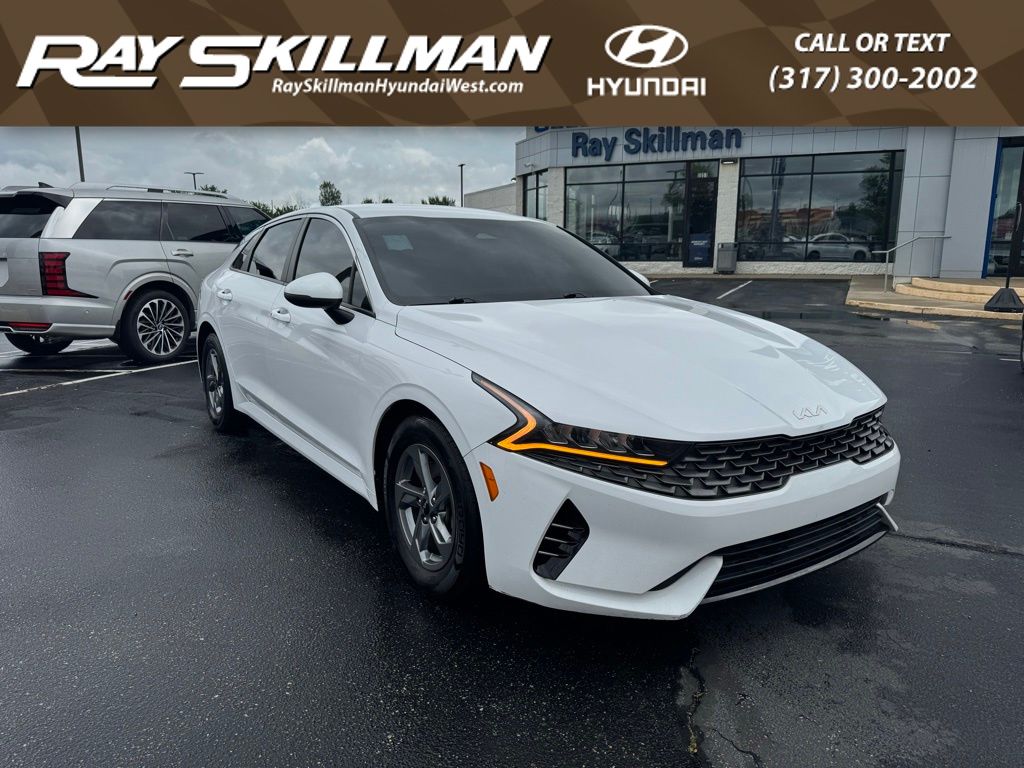 White Pearl 2022 Kia K5 Sedan Front-Wheel Drive 8-Speed Automatic