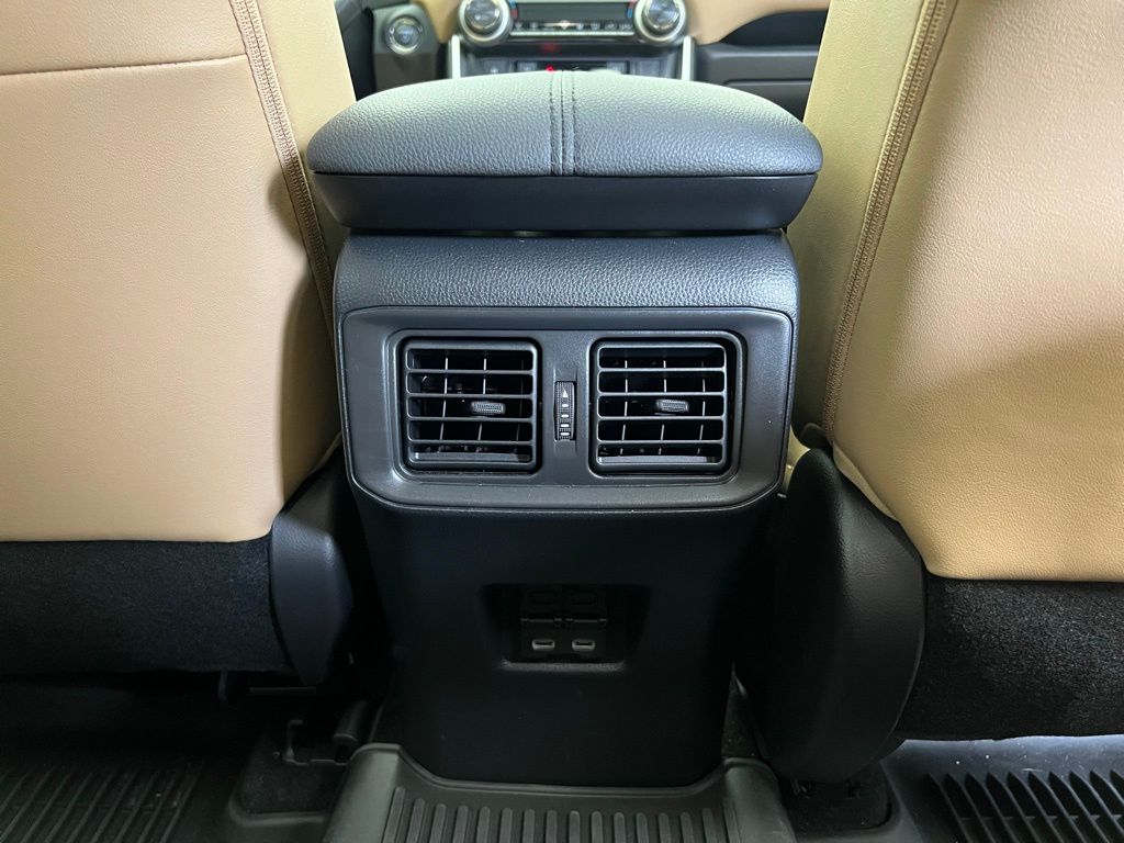 2023 Toyota RAV4 XLE Premium 10