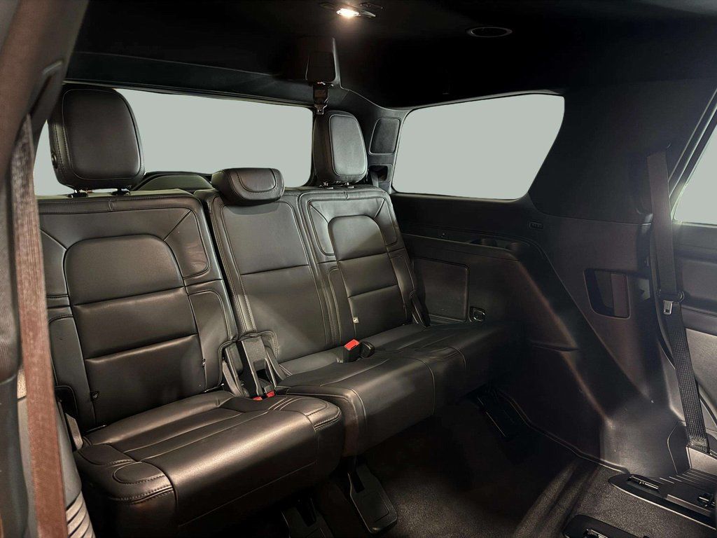 Certified Used 2023 Infinite Black Metallic Clearcoat Lincoln Reserve image 27