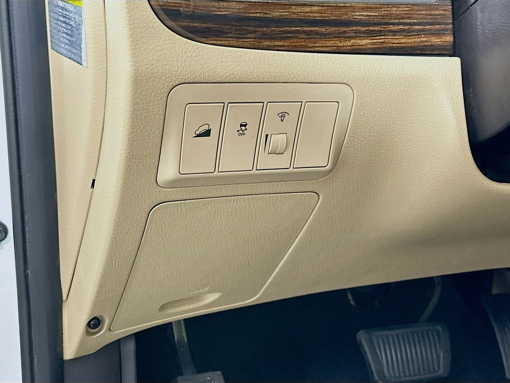 Thumbnail: 2012 Hyundai Santa Fe - 10