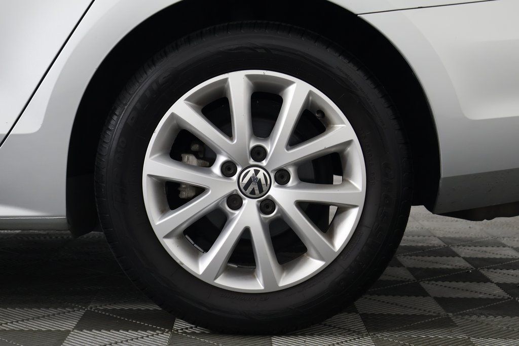 Thumbnail: 2015 Volkswagen Jetta - 16
