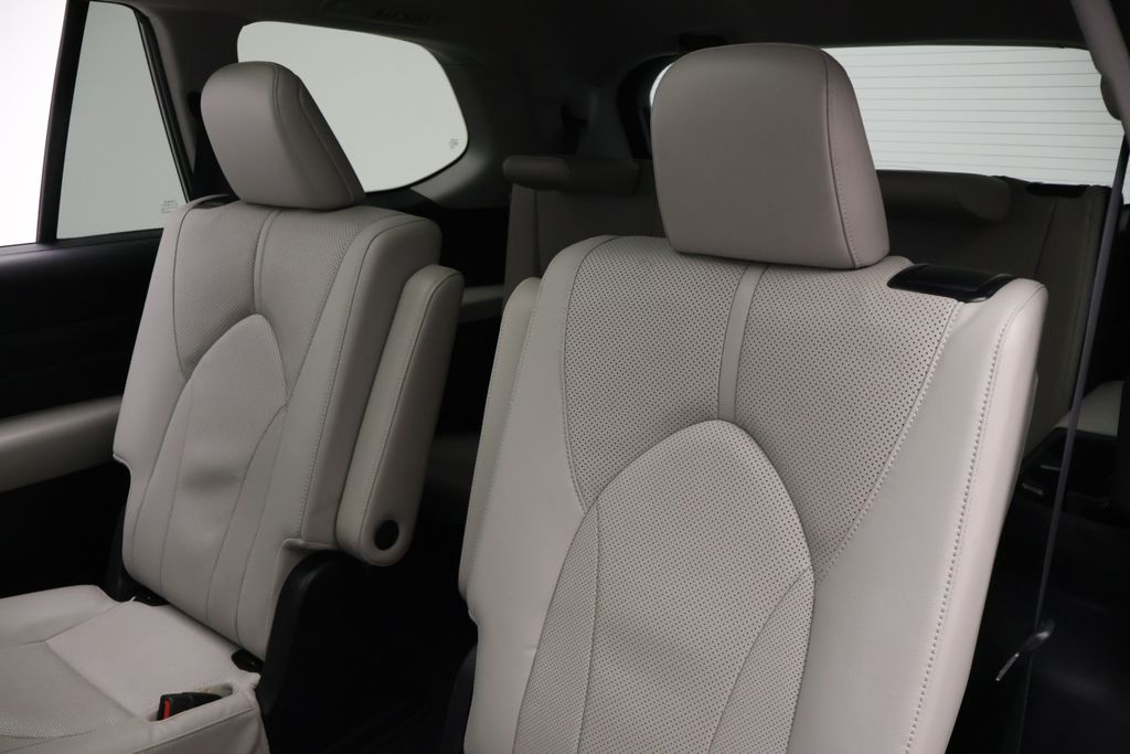 Thumbnail: 2024 Toyota Grand Highlander - 18