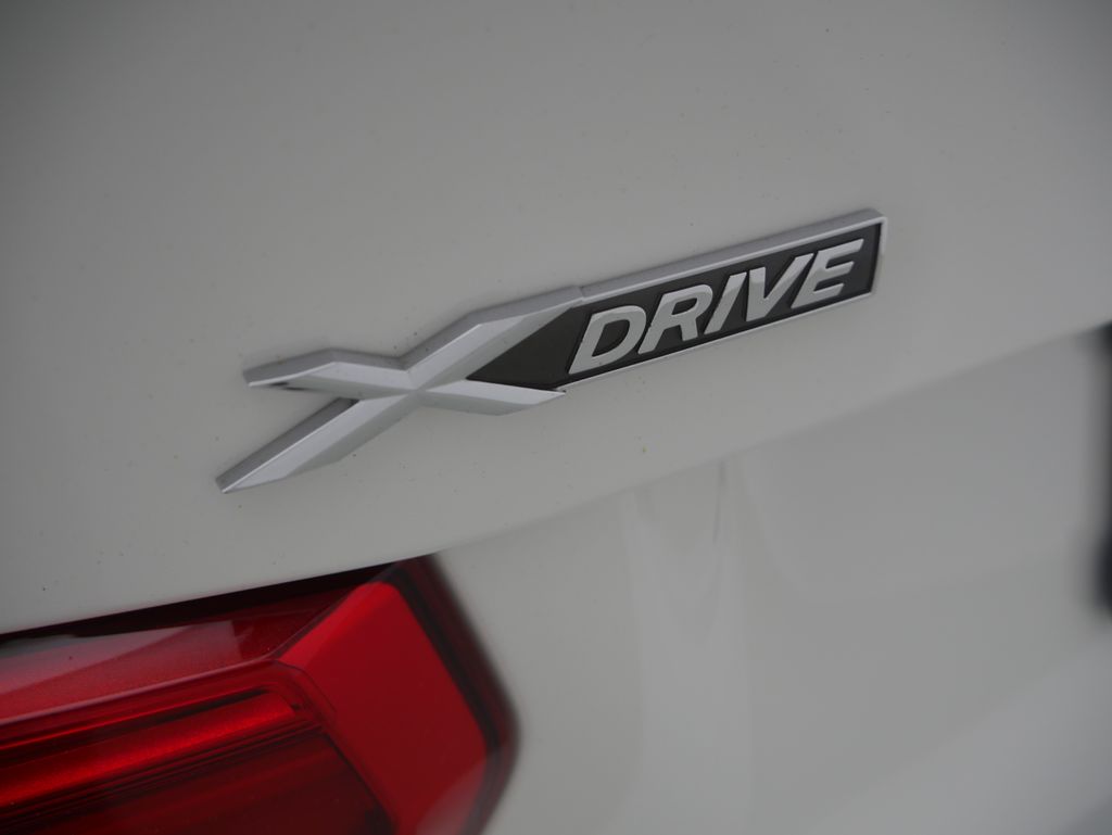 Thumbnail: 2019 BMW 3 Series - 9
