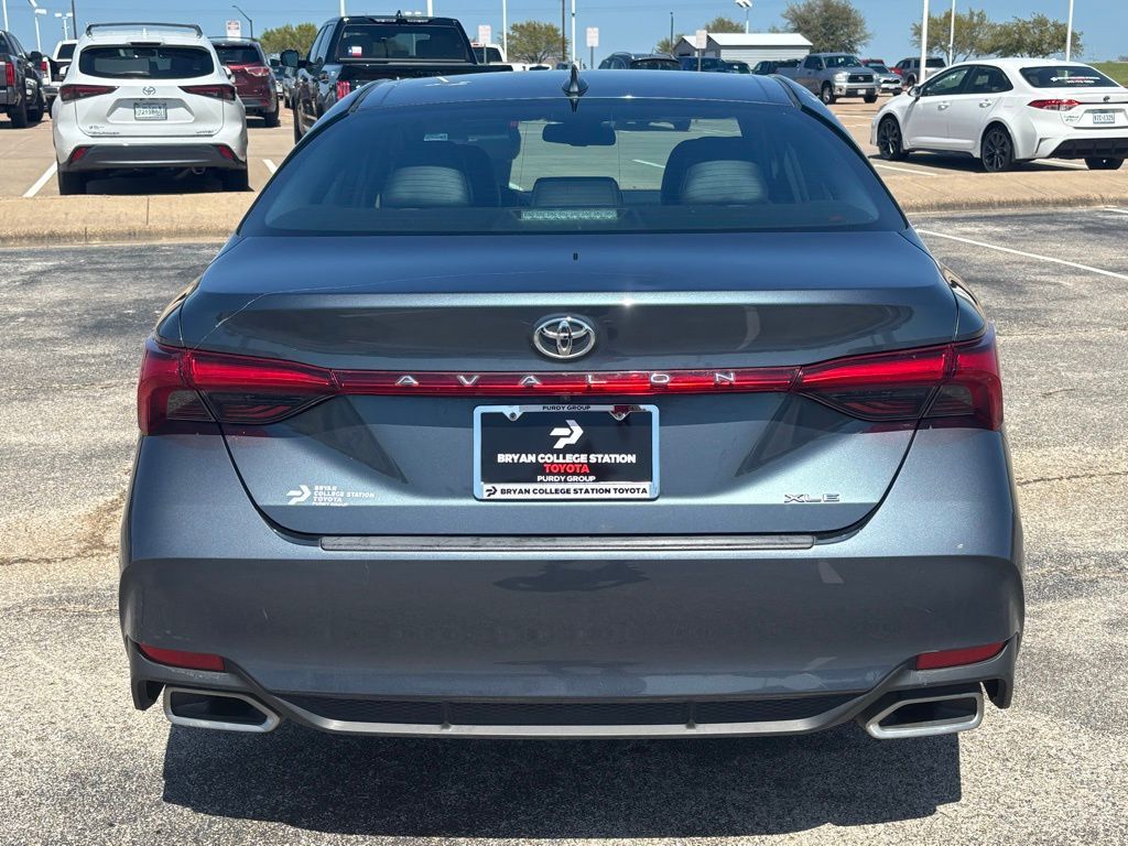 2021 Toyota Avalon XLE photo