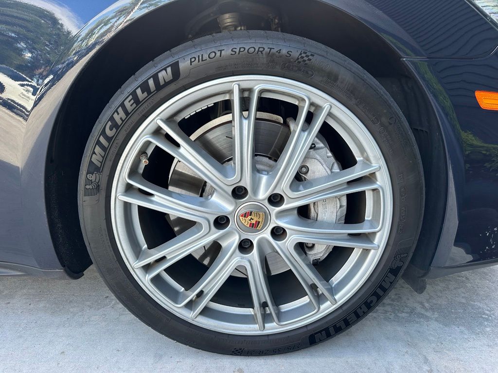 Thumbnail: 2021 Porsche Panamera - 15
