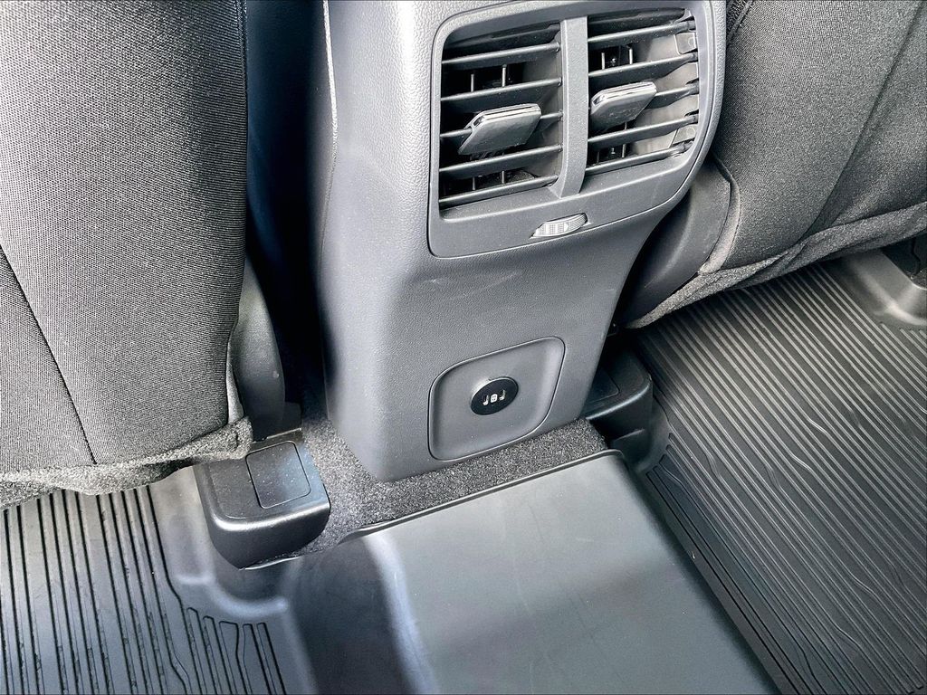 2025 Ford Escape — photo 25