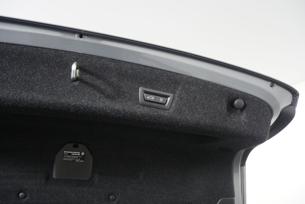 Thumbnail: 2025 BMW 3 Series - 18