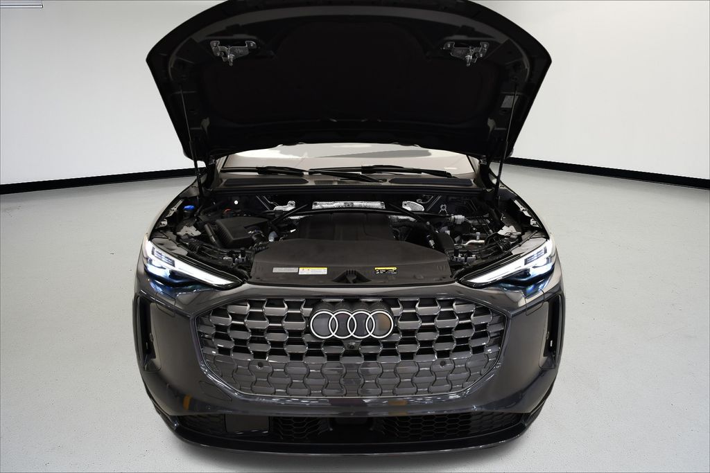 Thumbnail: 2025 Audi Q5 - 12