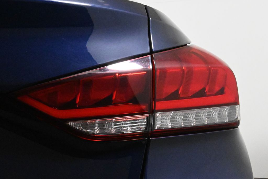 Thumbnail: 2019 Genesis G80 - 14
