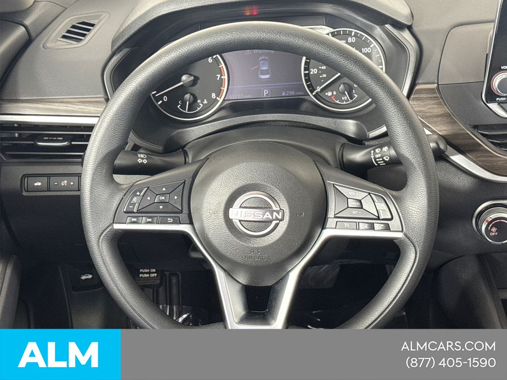 Used 2025 Red Nissan 2.5 SV image 27
