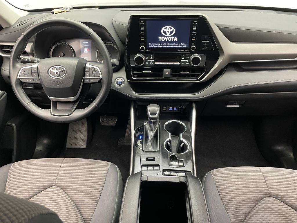 2022 Toyota Highlander LE 19