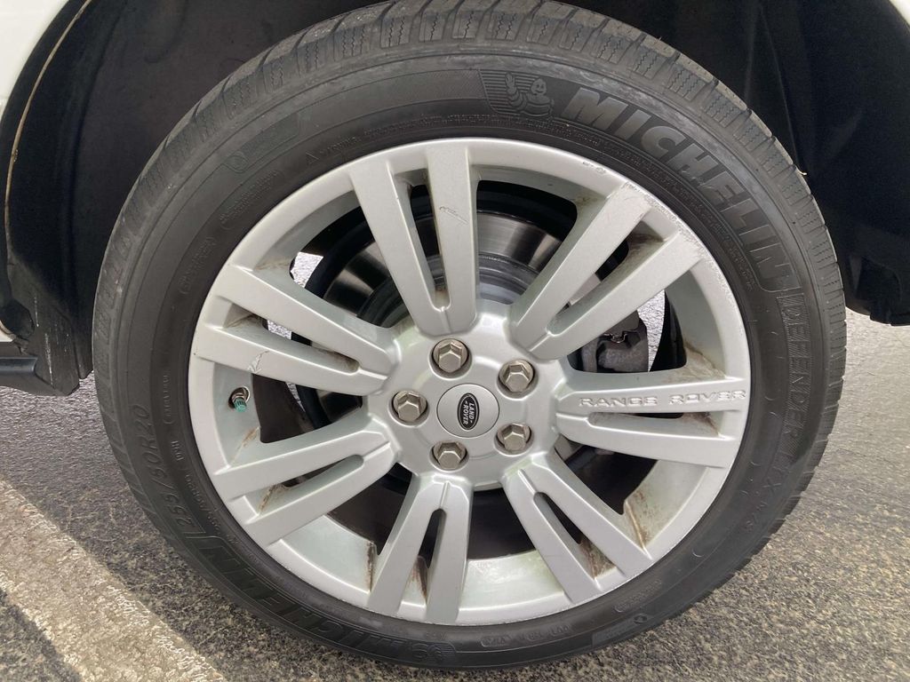 Used 2011 White Land Rover HSE image 7