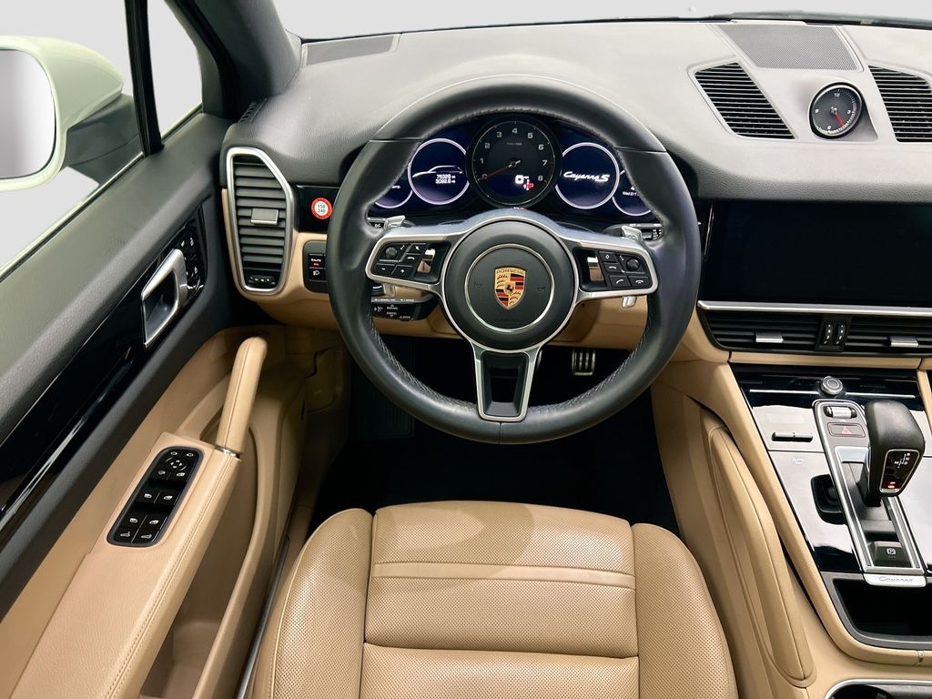 Thumbnail: 2020 Porsche Cayenne - 13