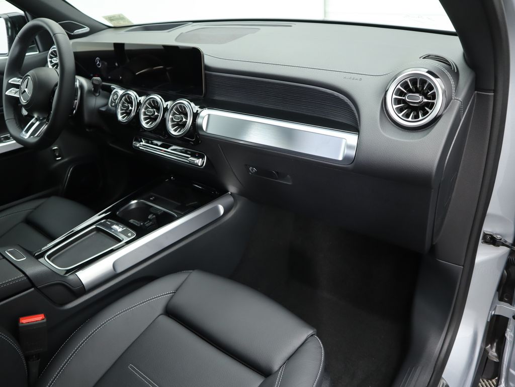 Thumbnail: 2025 Mercedes-Benz GLB - 18